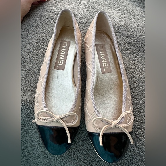 Chanel Women's Cap Toe Ballerina Logo Flats - Beige 36.5 - Picture 6 of 11